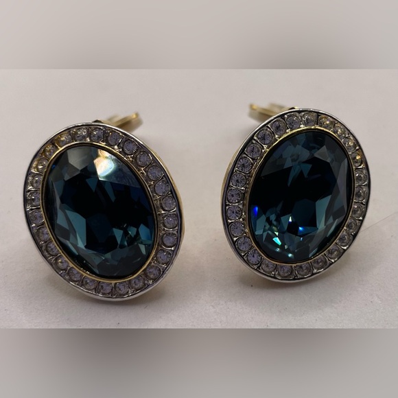 Gorgeous Gold Tone Clip On Earrings with Large Sapphire Blue Faceted Crystal - Picture 12 of 12